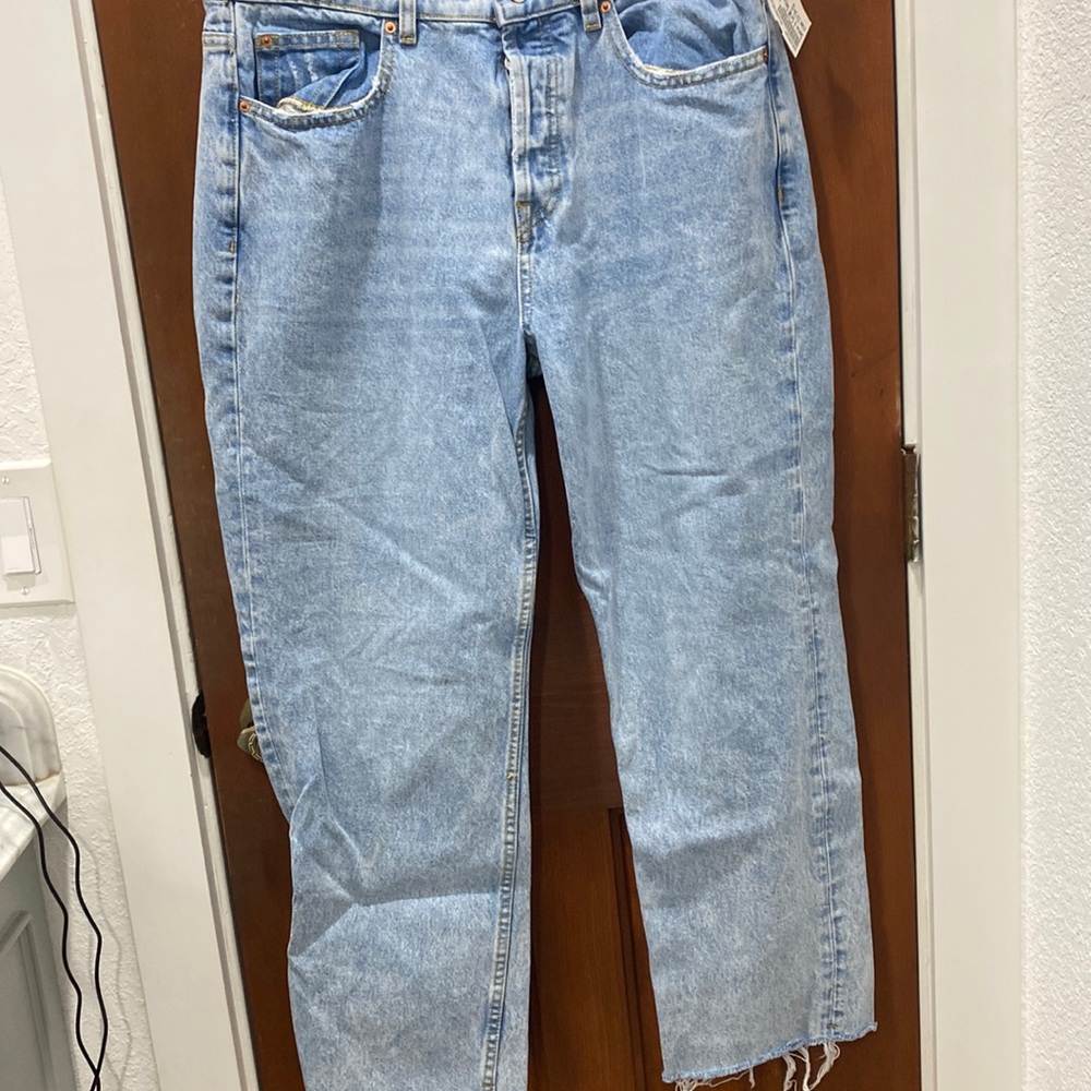 denim co. distressed jeans